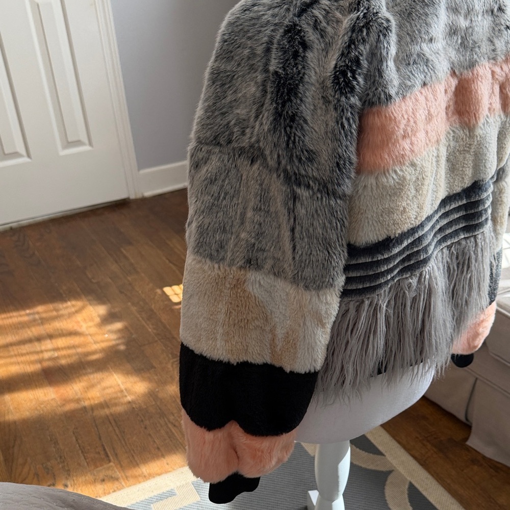 Young Fabulous & Broke Faux Fur Jacket NWT Size S/M ❤️ - Picture 3 of 8